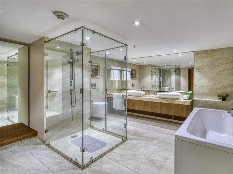 Holiday Inn Kolkata Airport By Ihg 5* Kolkata