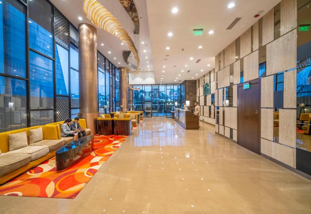 Holiday Inn Kolkata Airport By Ihg 5*
