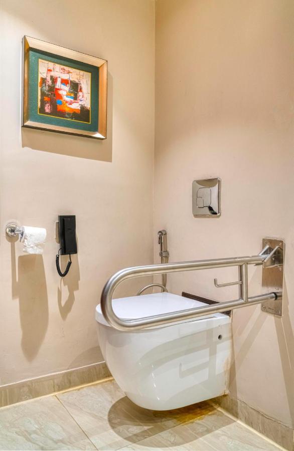 Hotel Holiday Inn Kolkata Airport By Ihg 5*