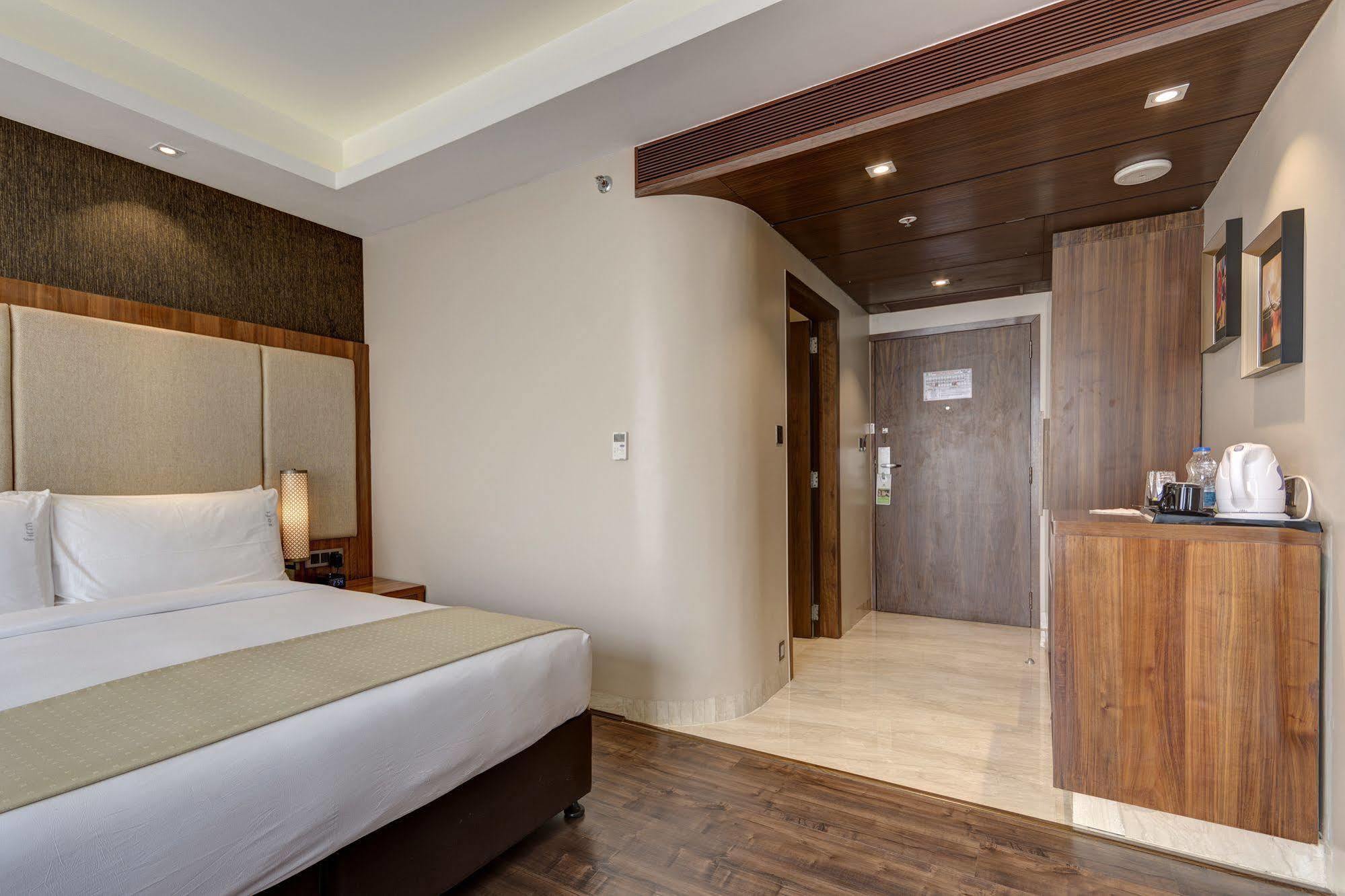 Holiday Inn Kolkata Airport By Ihg Hotel